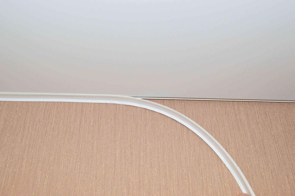Плинтус потолочный для натяжного потолка nb60 48х29х2000мм