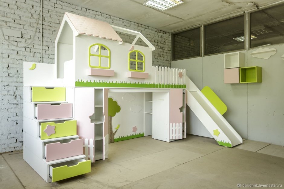 Детская кровать-чердак домик