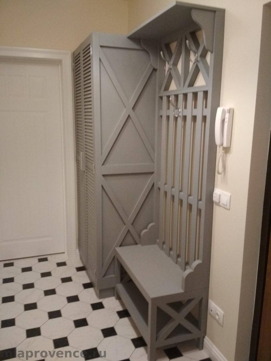 Угловой шкаф в прихожую с зеркалом белый