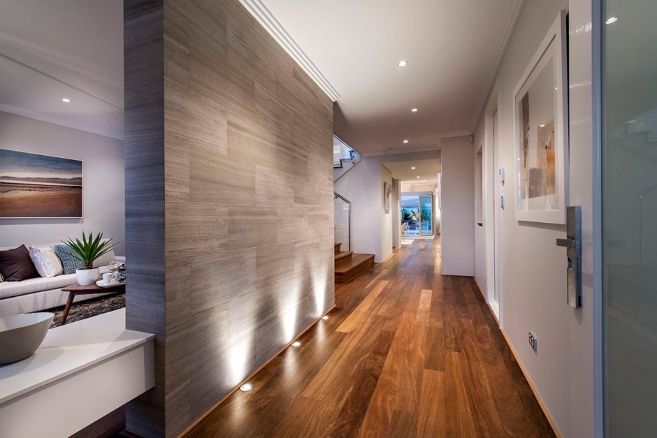 Паркет на стене