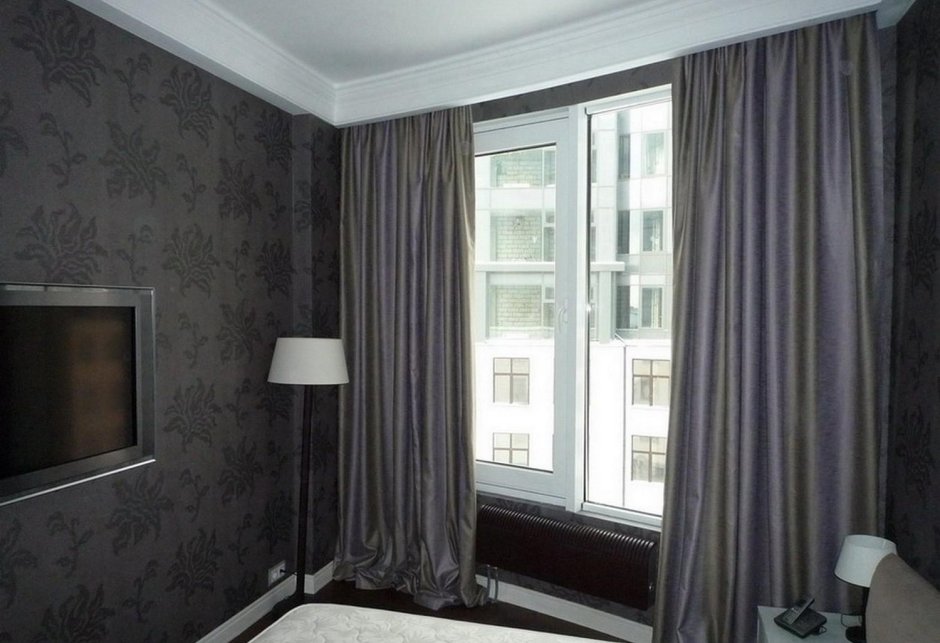 Шторы к темно серым обоям