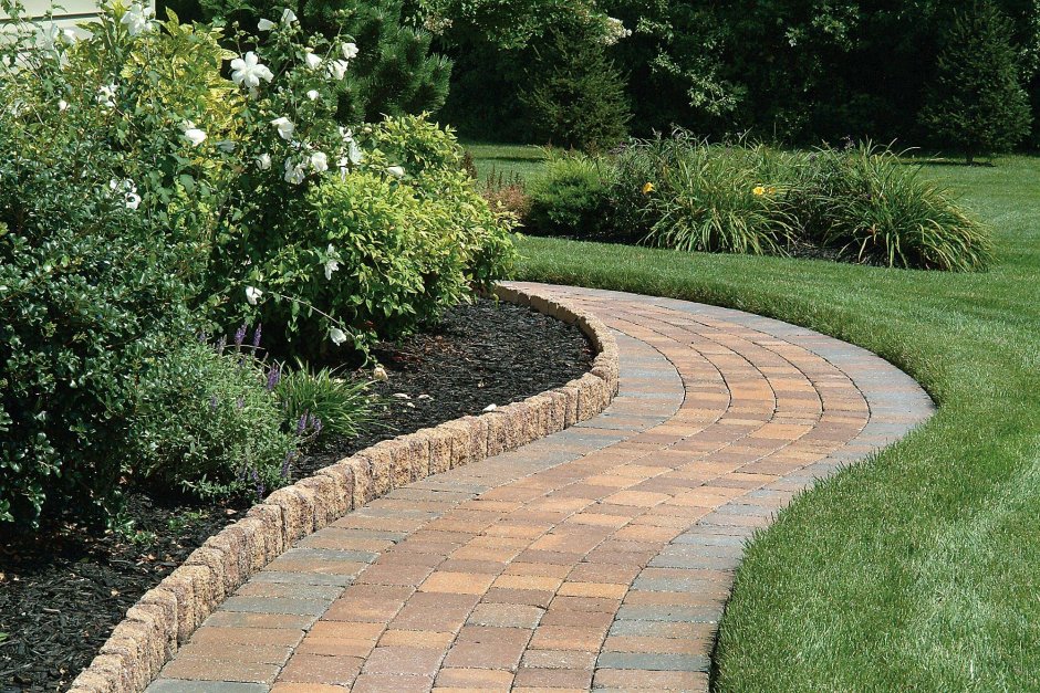 Палисад бетонный в ландшафте