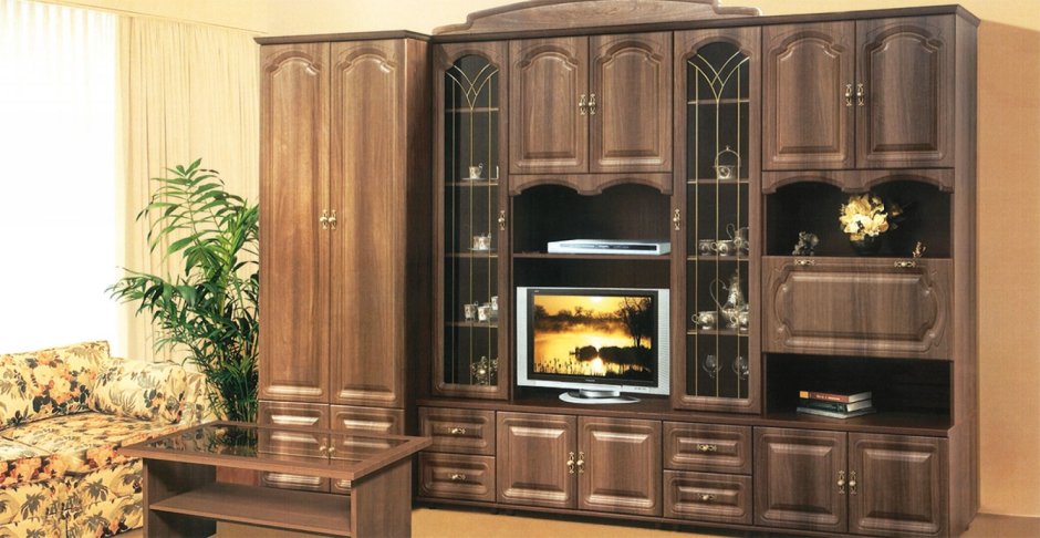 Мебельная стенка и серванты