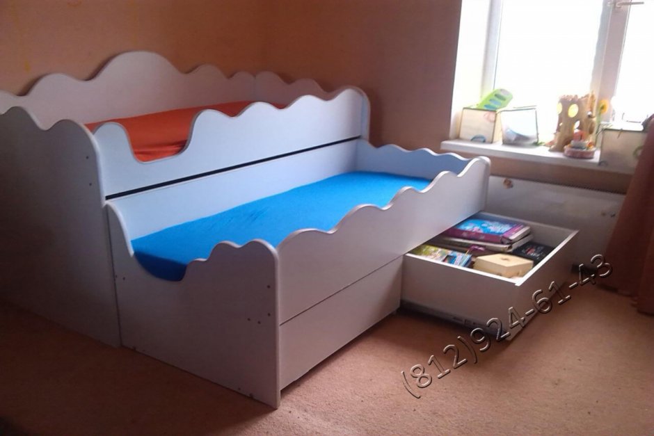 Выдвижная кровать для двоих детей с бортиками