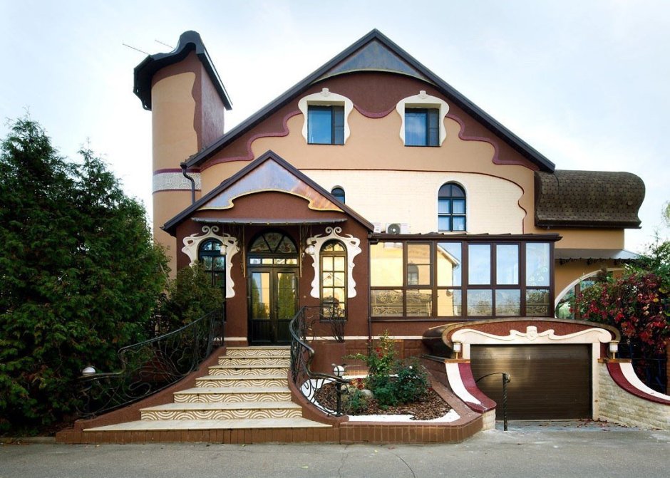 Дом с бассейном