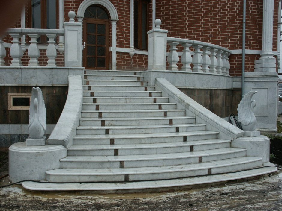Наружные лестницы для частного дома