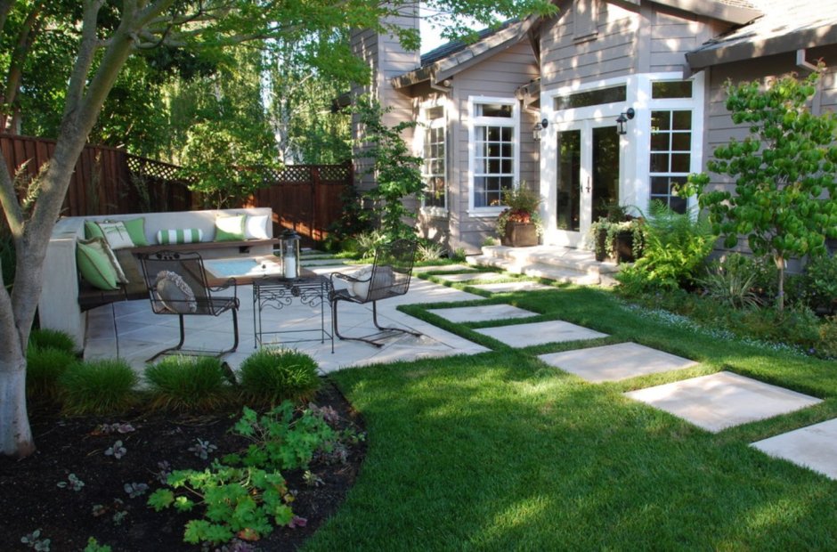 Качели в ландшафте