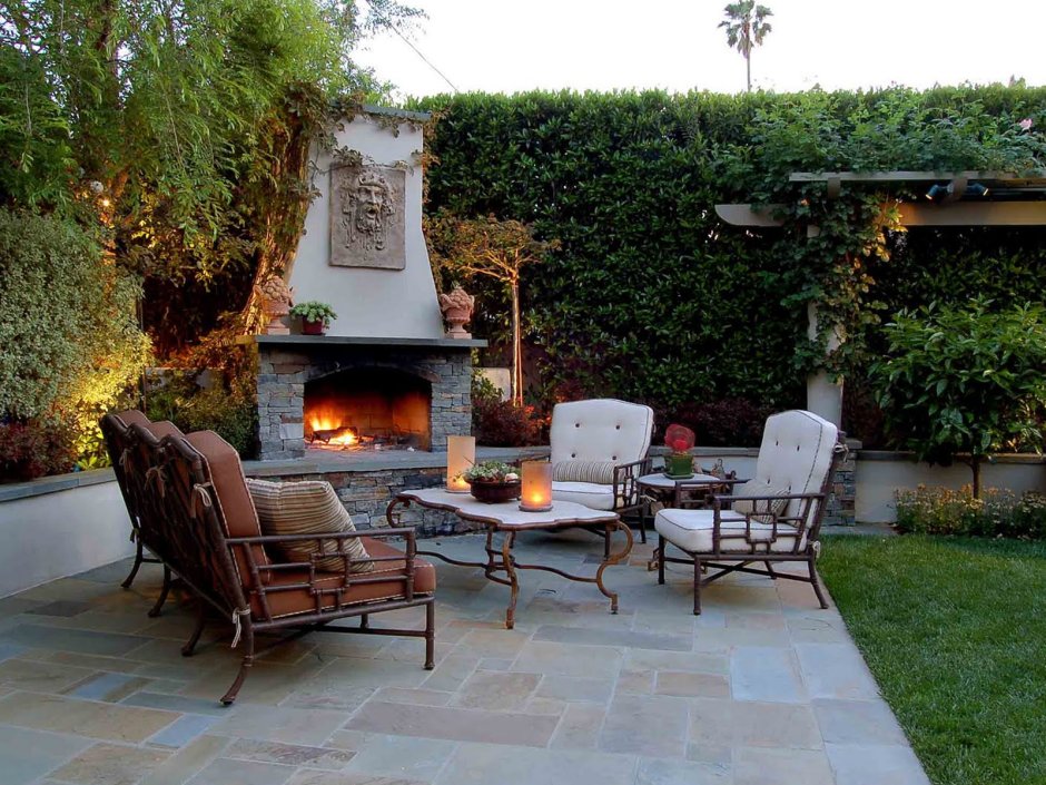 Ландшафт вокруг бассейна