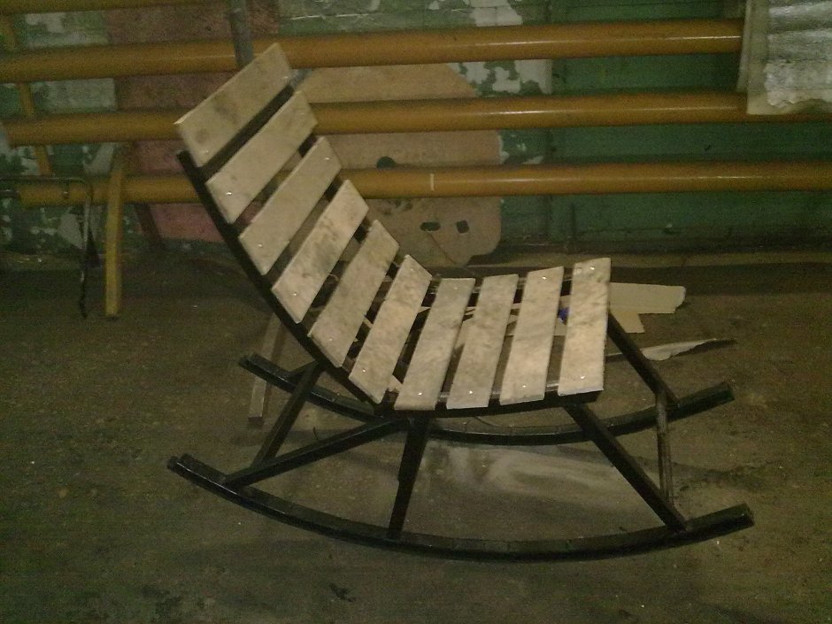 Кресло качалка из профиля