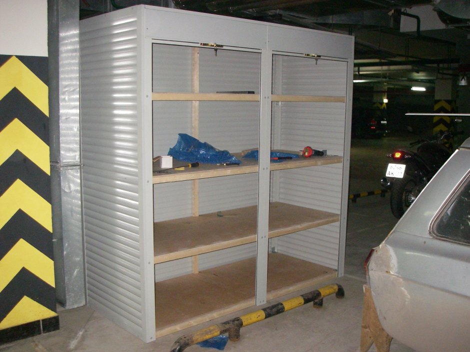 Стеллаж с рольставнями