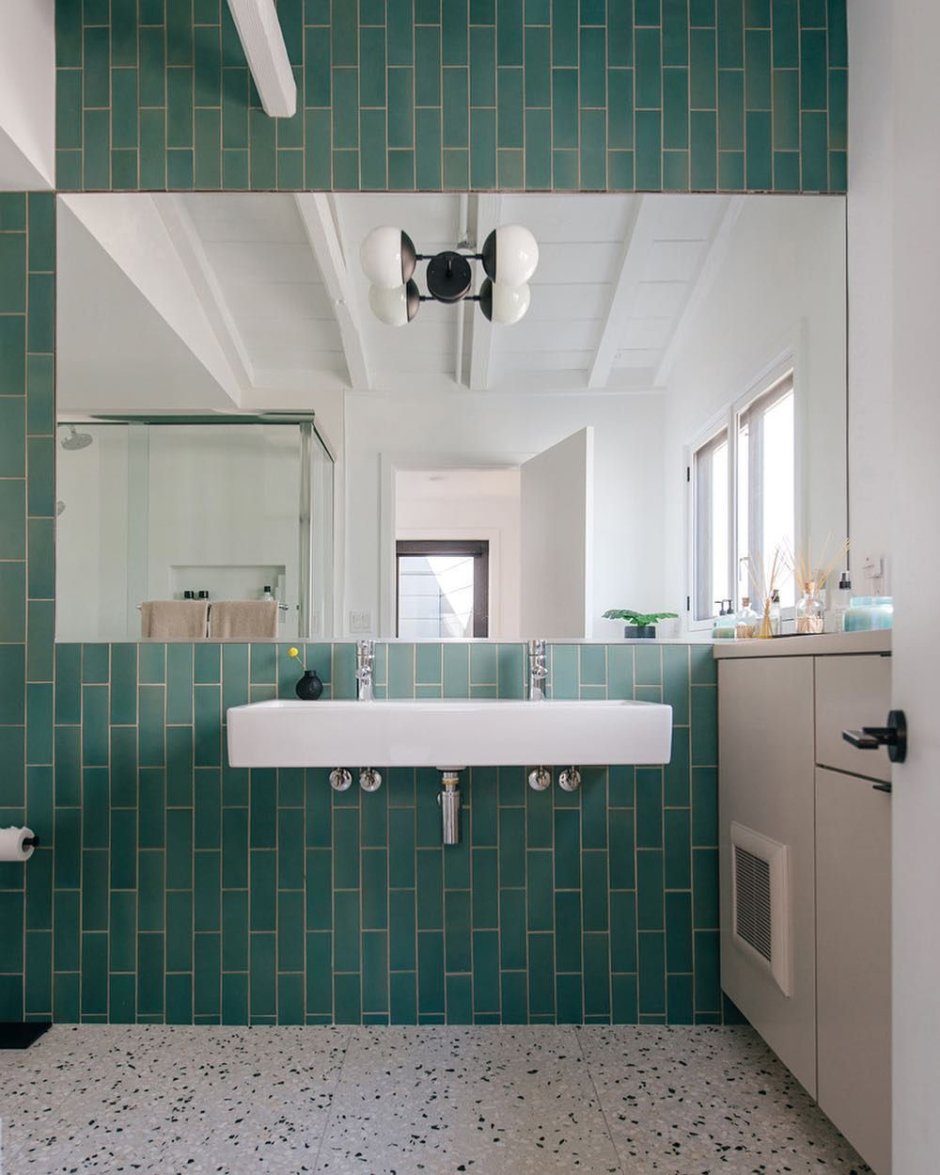 Санузел с плиткой терраццо