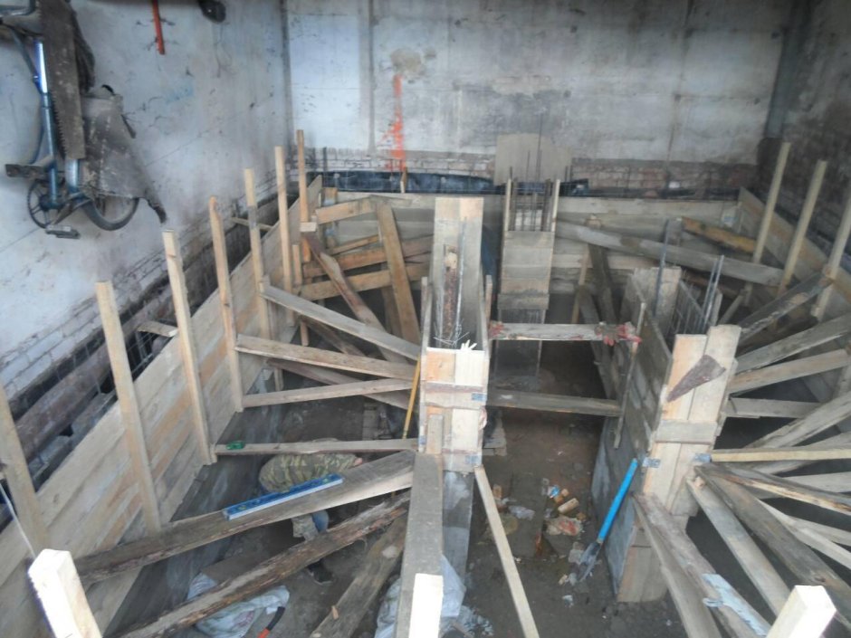 Вытяжка в смотровой яме в гараже