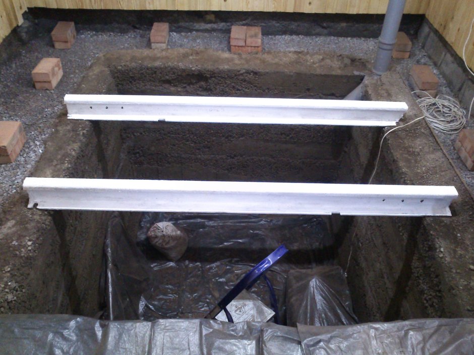 Вентиляционная труба смотровой ямы