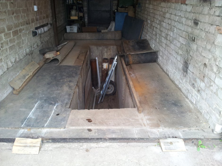 Ниши в смотровой яме