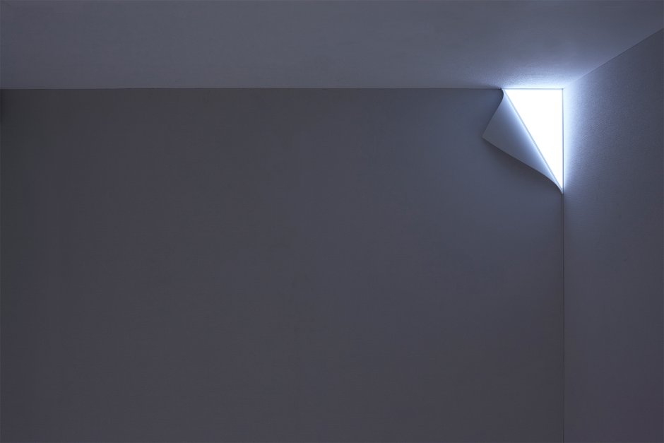 Лампа на угол стены с подсветкой