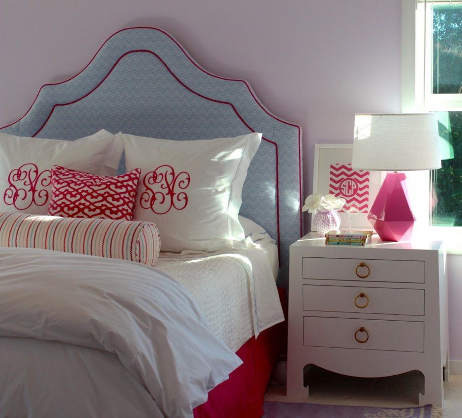 Розово серая спальня для девочки подростка