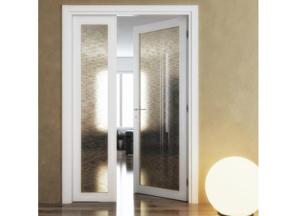 Двойная стеклянная дверь