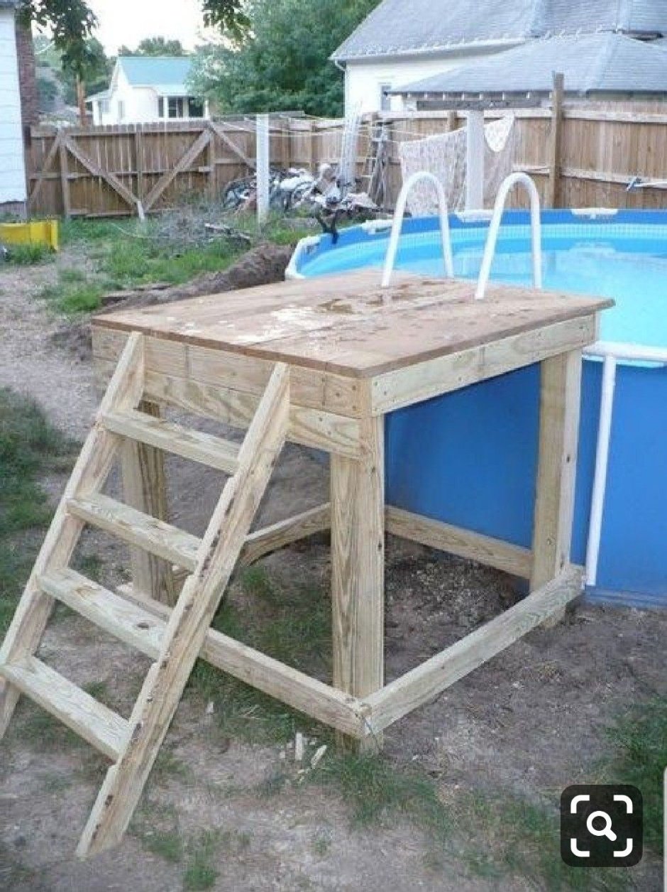 Деревянная лестница для каркасного бассейна