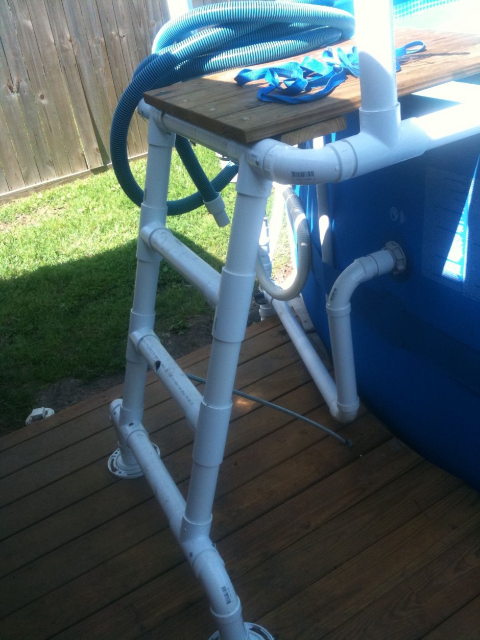 Лестница для бассейна из ПВХ труб