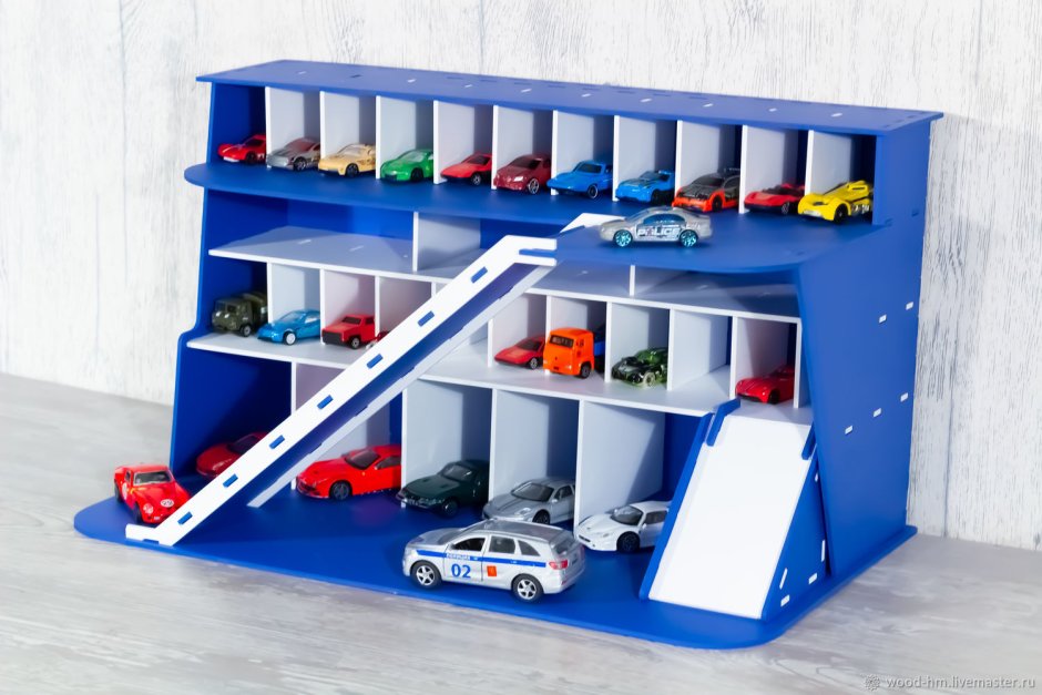 Гараж с машинками