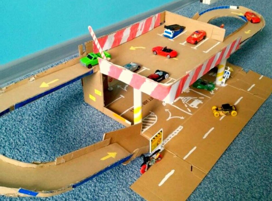 Дорога из картона для машинок