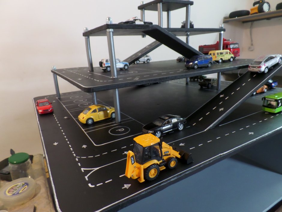 Парковка машины гараже