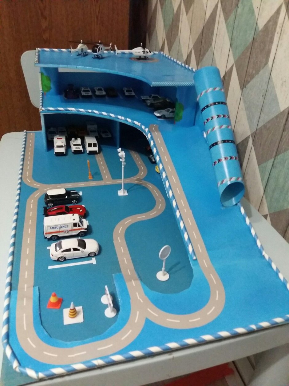 Парковка для машинок из коробки