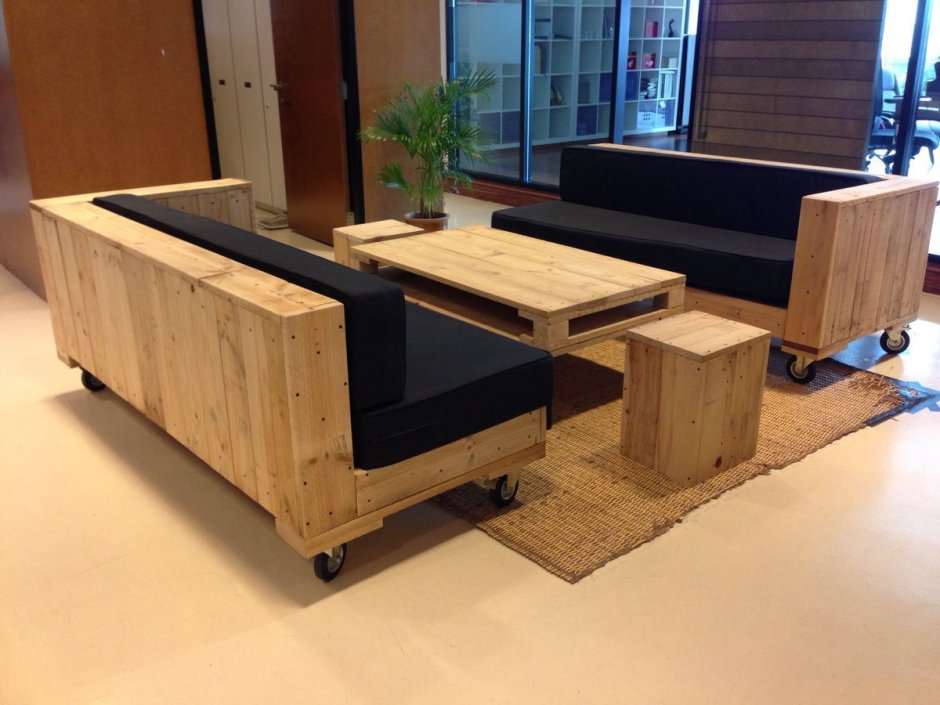 Складной диван из досок