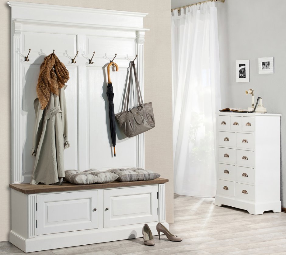 Вешалка в прихожую