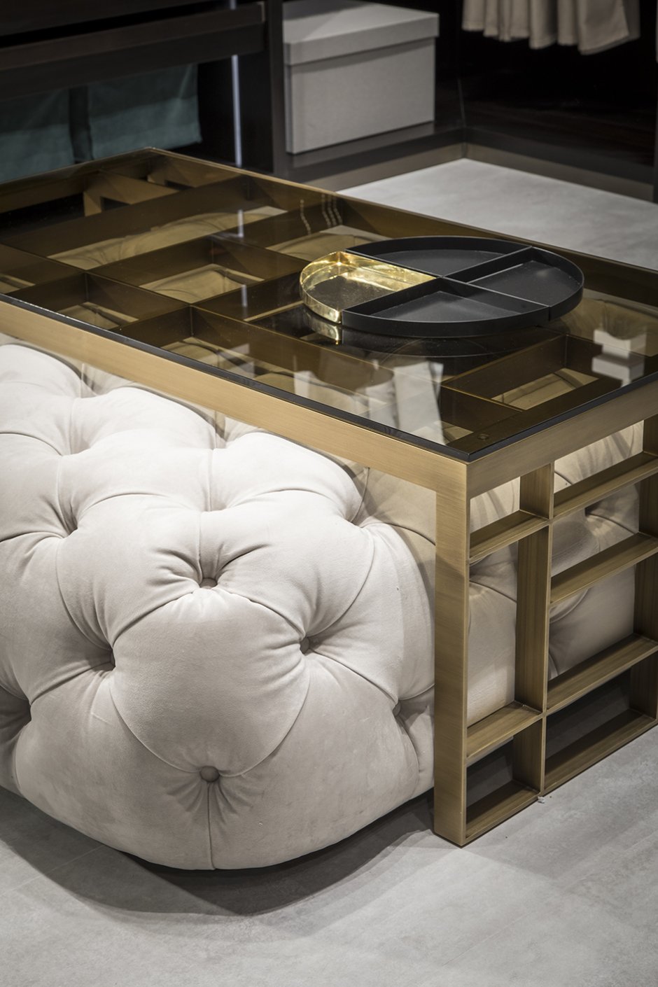 Кофейный столик-оттоманка.