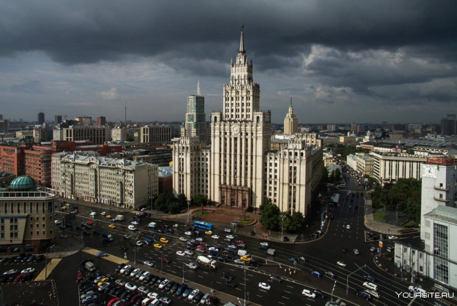 Здание на «красных воротах» сталинская высотка