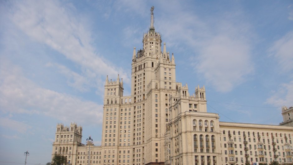 Высотка на Котельнической набережной