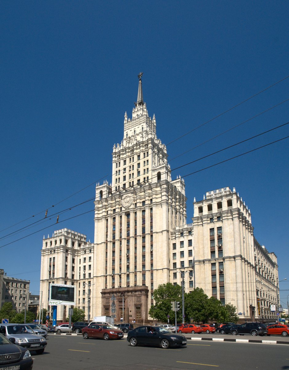 Москва высотка на красных воротах