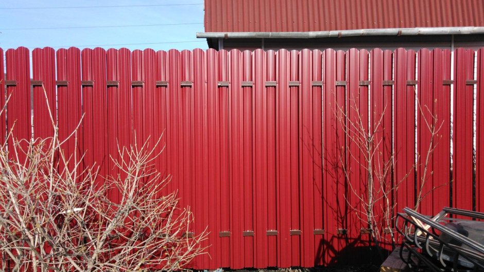 Забор из металлического листа