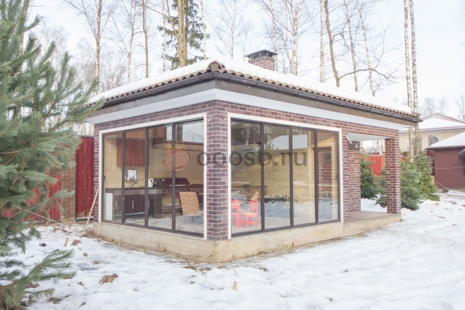 Беседка из кирпича с мангалом