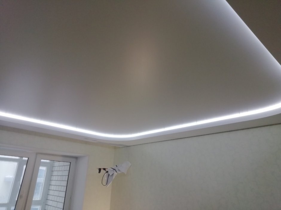 Матовый потолок с подсветкой