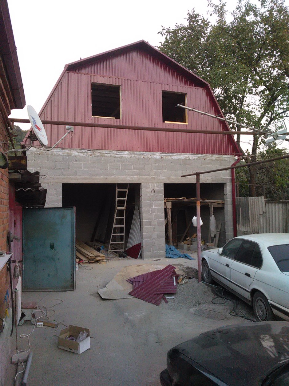 Домик над гаражом