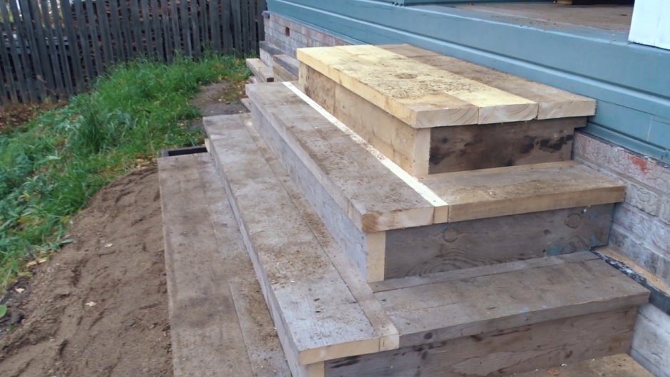 Крыльцо из досок