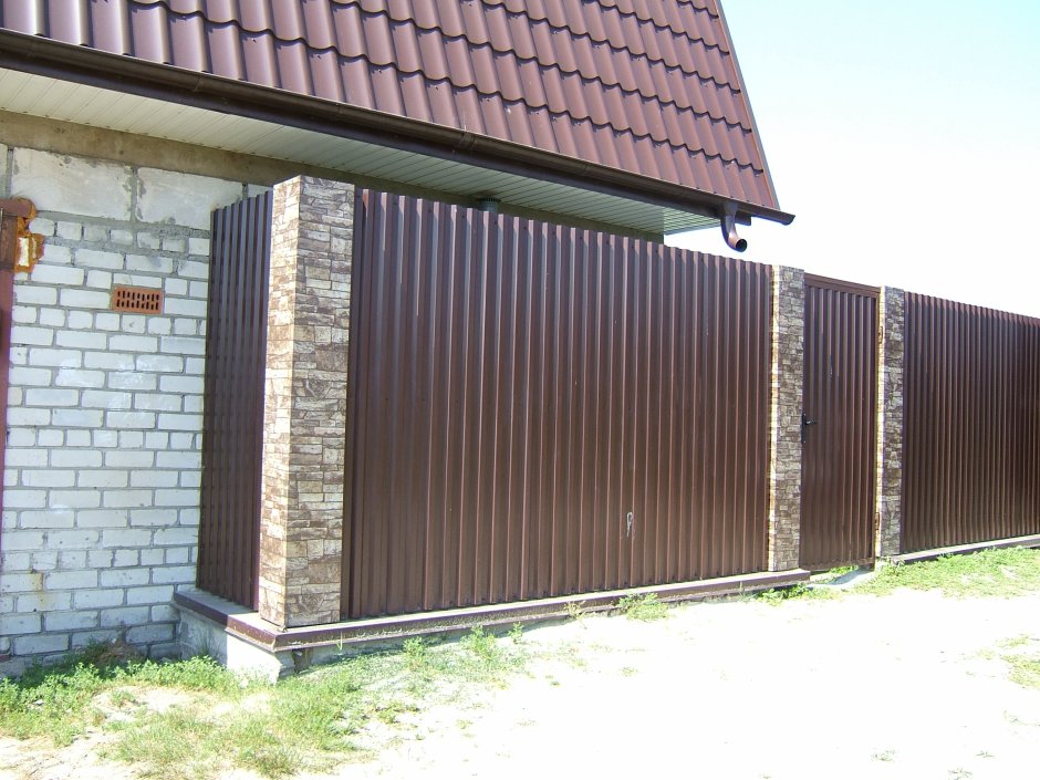 Имитация столба для забора из профнастила