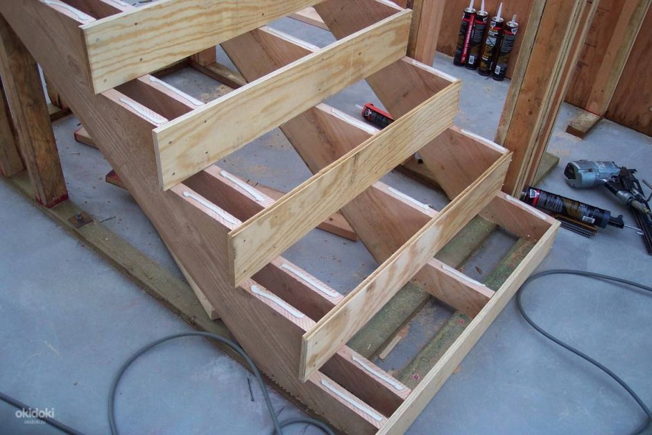 Косоуры для крыльца из дерева