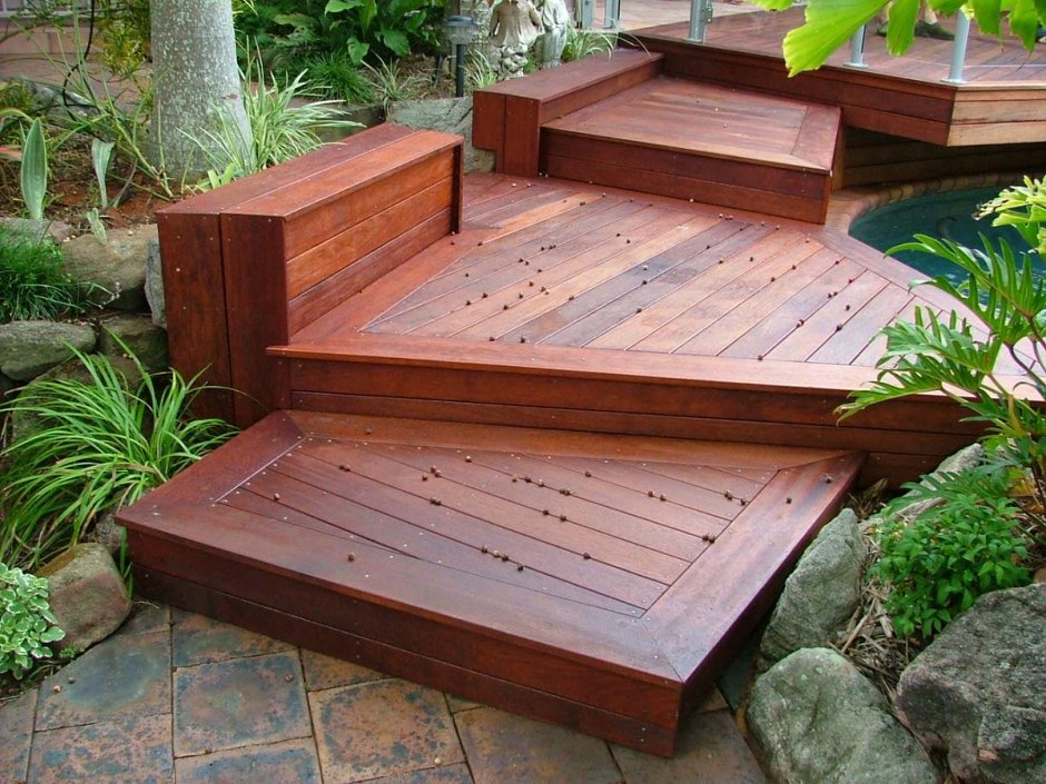 Лестница из паллетов