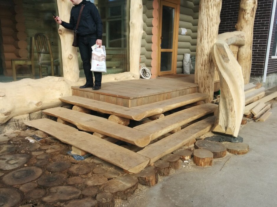 Лестница из бруса 150х150 на второй этаж