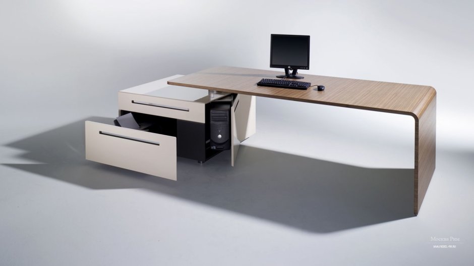 Необычный письменный стол