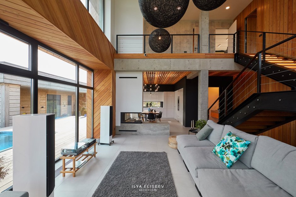 Дом со вторым светом