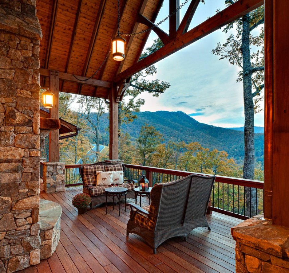 Терраса с видом на горы