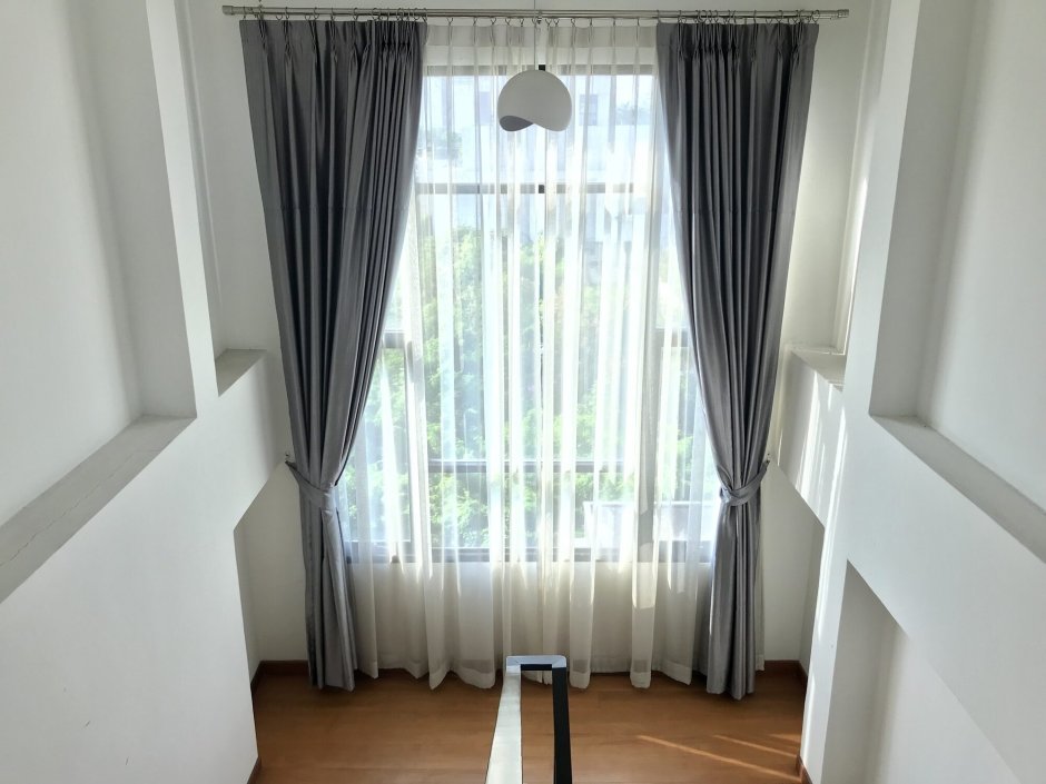 Шторы на лестничный пролет