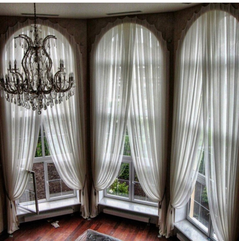 Шторы в Холл с лестницей