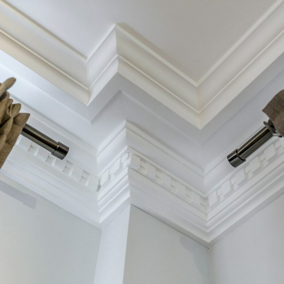 Окантовка потолка