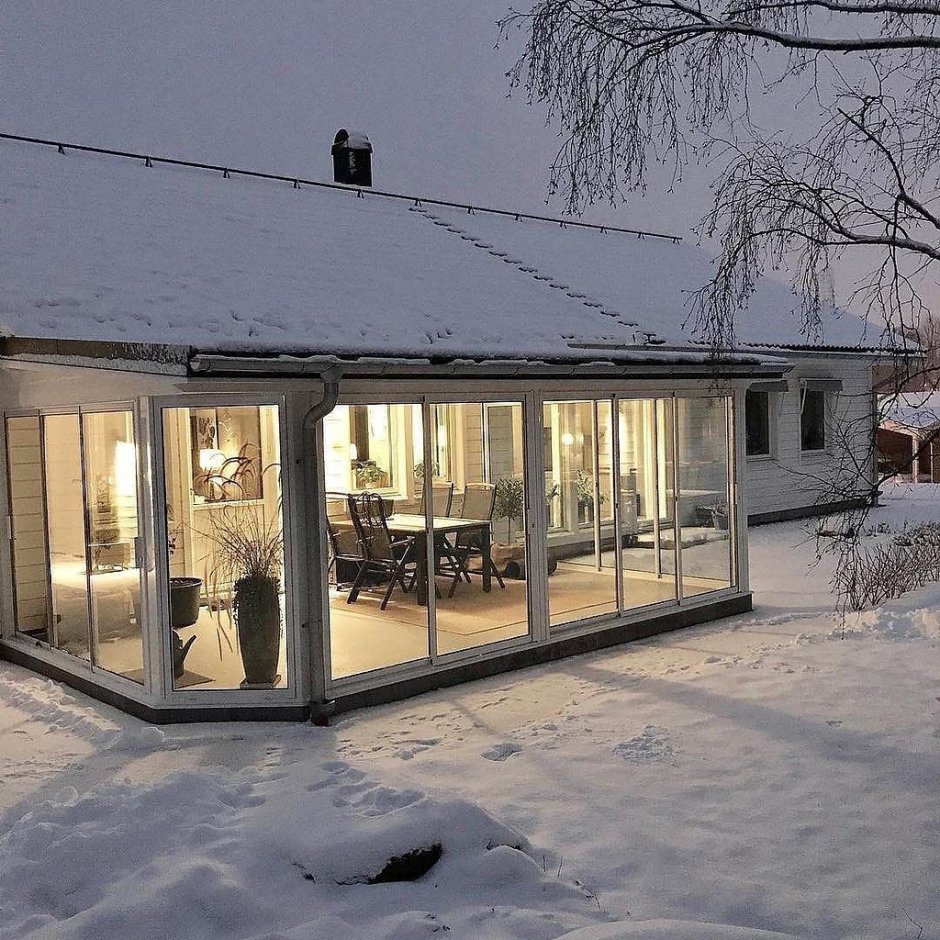 Веранда с панорамными окнами