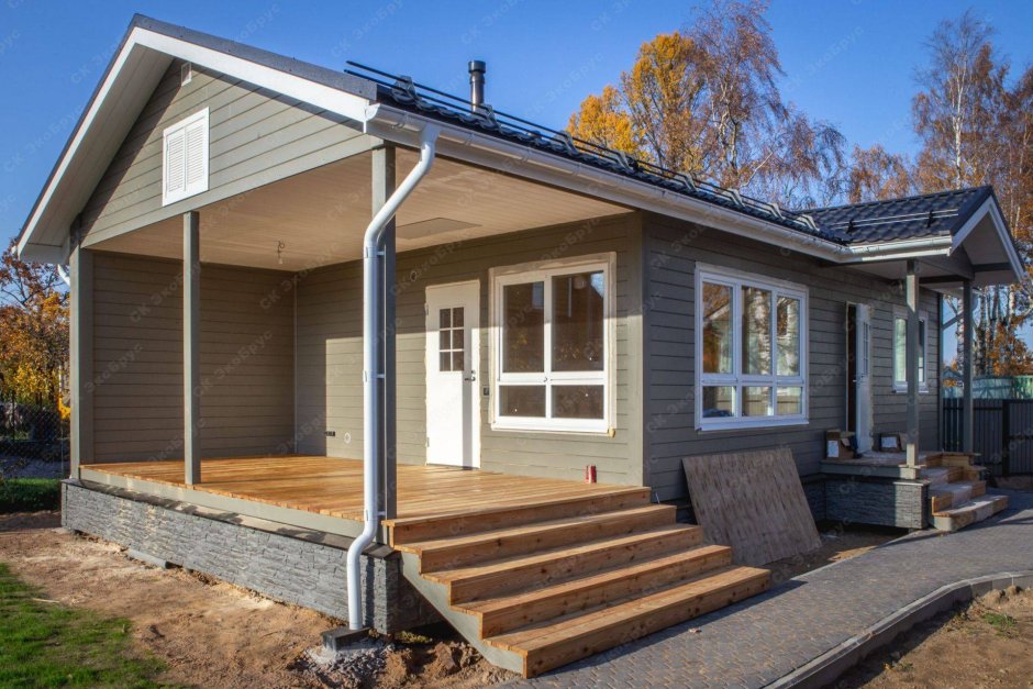 Веранда к дому закрытая деревянная